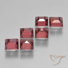 Shop natural 2.75ct Ton rouge écarlate Grenat pyrope gems, Carré, from Mozambique at GemSelect. In stock, global shipping!