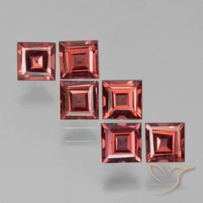 Shop natural 2.54ct Rouge moyen Grenat pyrope gems, Carré, from Mozambique at GemSelect. In stock, global shipping!