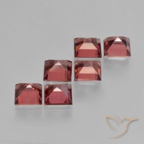 Shop natural 2.54ct Rouge moyen Grenat pyrope gems, Carré, from Mozambique at GemSelect. In stock, global shipping!