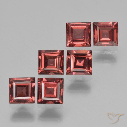 2.79ctw Naturel Rouge foncé Grenat pyrope, Carré, VS