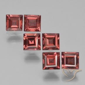 Shop natural 2.79ct Rouge foncé Grenat pyrope gems, Carré, from Mozambique at GemSelect. In stock, global shipping!