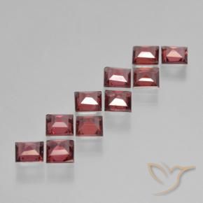 Shop natural 3.38ct Rouge moyen-foncé Grenat pyrope gems, Carré, from Mozambique at GemSelect. In stock, global shipping!