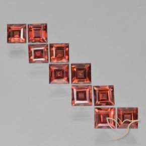 Shop natural 4.39ct Rouge écarlate Grenat pyrope gems, Carré, from Mozambique at GemSelect. In stock, global shipping!