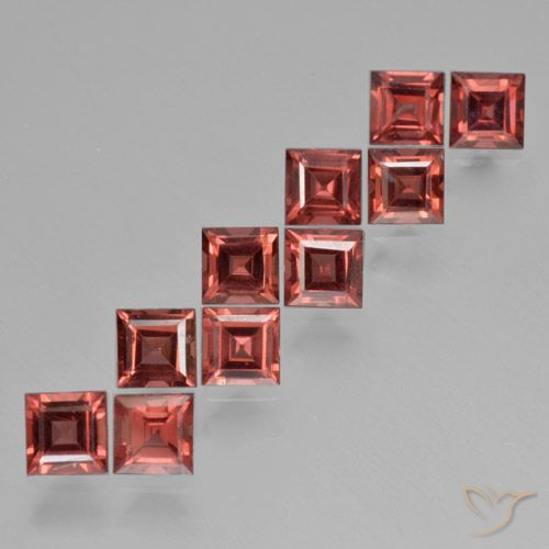 4.48ctw Naturel Rouge moyen Grenat pyrope, Carré, VS