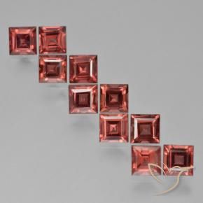 Shop natural 4.48ct Rouge moyen Grenat pyrope gems, Carré, from Mozambique at GemSelect. In stock, global shipping!