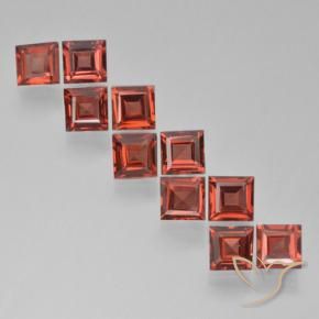 Shop natural 3.92ct Rouge vif Grenat pyrope gems, Carré, from Mozambique at GemSelect. In stock, global shipping!