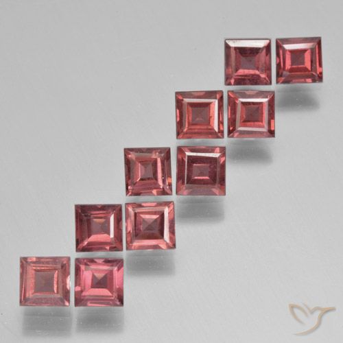 3.97ctw Naturel Rouge violacé Grenat pyrope, Carré, VS