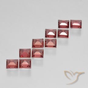 Shop natural 3.64ct Rouge écarlate léger Grenat pyrope gems, Carré, from Mozambique at GemSelect. In stock, global shipping!