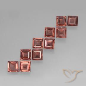 Shop natural 3.43ct Rouge moyen Grenat pyrope gems, Carré, from Mozambique at GemSelect. In stock, global shipping!
