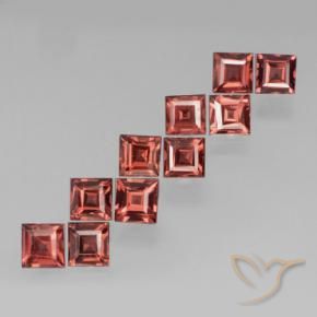 Shop natural 4.03ct Rouge foncé Grenat pyrope gems, Carré, from Mozambique at GemSelect. In stock, global shipping!