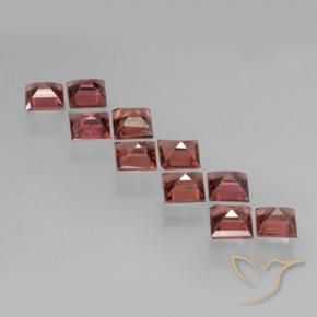 Shop natural 4.03ct Rouge écarlate Grenat pyrope gems, Carré, from Mozambique at GemSelect. In stock, global shipping!