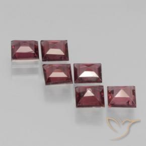 Shop natural 2.26ct Rouge framboises Grenat pyrope gems, Carré, from Mozambique at GemSelect. In stock, global shipping!