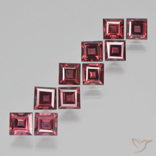 4.48ctw Naturel Rouge foncé Grenat pyrope, Carré, VS