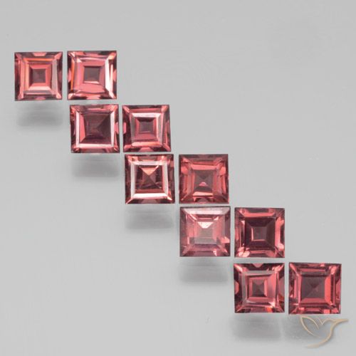 3.92ctw Naturel Rouge foncé Grenat pyrope, Carré, VS