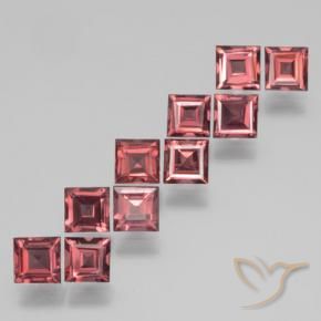 Shop natural 3.92ct Rouge foncé Grenat pyrope gems, Carré, from Mozambique at GemSelect. In stock, global shipping!
