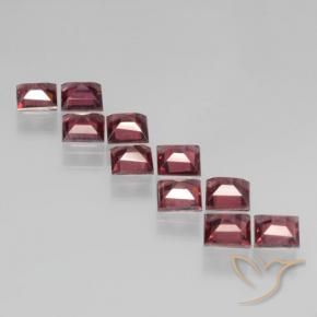 Shop natural 4.26ct Rouge moyen-foncé Grenat pyrope gems, Carré, from Mozambique at GemSelect. In stock, global shipping!