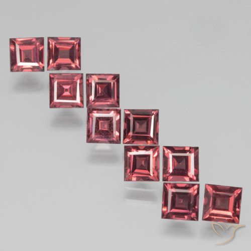 4.24ctw Naturel Rouge foncé Grenat pyrope, Carré, VS