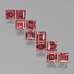 Shop natural 4.03ct Rouge écarlate Grenat pyrope gems, Carré, from Mozambique at GemSelect. In stock, global shipping!