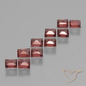 Shop natural 3.36ct Rouge léger Grenat pyrope gems, Carré, from Mozambique at GemSelect. In stock, global shipping!
