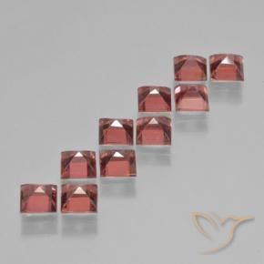 Shop natural 4.52ct Rouge moyen Grenat pyrope gems, Carré, from Mozambique at GemSelect. In stock, global shipping!