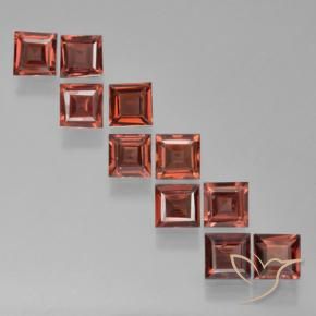 Shop natural 3.33ct Rouge foncé Grenat pyrope gems, Carré, from Mozambique at GemSelect. In stock, global shipping!