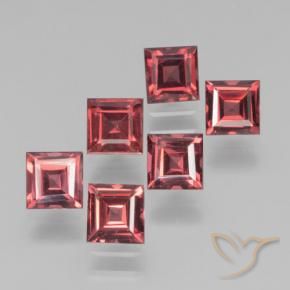 Shop natural 2.82ct Rouge Rosâtre Grenat pyrope gems, Carré, from Mozambique at GemSelect. In stock, global shipping!