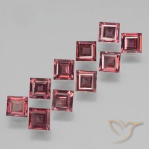 Shop natural 3.35ct Rouge moyen-foncé Grenat pyrope gems, Carré, from Mozambique at GemSelect. In stock, global shipping!
