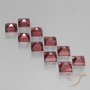 Shop natural 4.68ct Rouge moyen Grenat pyrope gems, Carré, from Mozambique at GemSelect. In stock, global shipping!