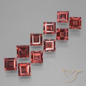 Shop natural 4.11ct Rouge moyen Grenat pyrope gems, Carré, from Mozambique at GemSelect. In stock, global shipping!