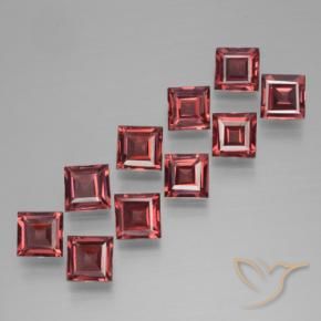 Shop natural 3.76ct Rouge écarlate profond Grenat pyrope gems, Carré, from Mozambique at GemSelect. In stock, global shipping!