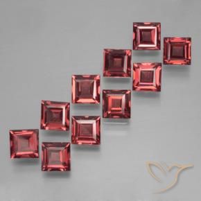 Shop natural 4.18ct Rouge foncé Grenat pyrope gems, Carré, from Mozambique at GemSelect. In stock, global shipping!