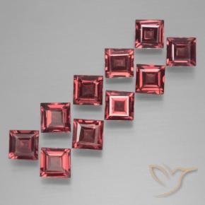 Shop natural 4.27ct Rouge cramoisi Grenat pyrope gems, Carré, from Mozambique at GemSelect. In stock, global shipping!