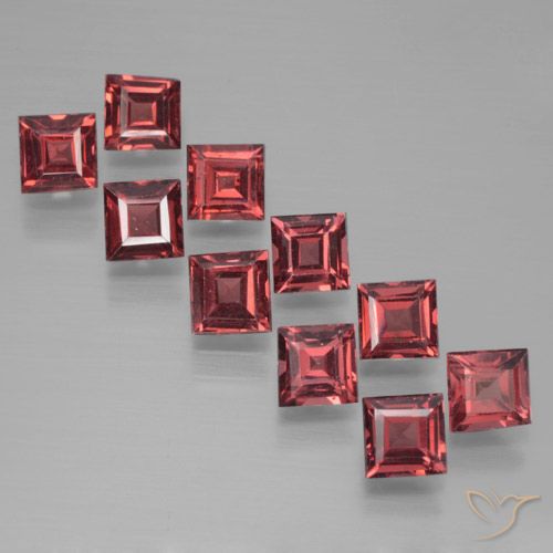 4.38ctw Naturel Rouge foncé Grenat pyrope, Carré, VS