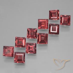 Shop natural 4.38ct Rouge foncé Grenat pyrope gems, Carré, from Mozambique at GemSelect. In stock, global shipping!