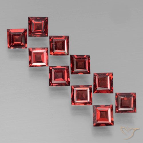 3.92ctw Naturel Rouge foncé Grenat pyrope, Carré, VS