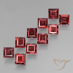 Shop natural 3.92ct Rouge foncé Grenat pyrope gems, Carré, from Mozambique at GemSelect. In stock, global shipping!