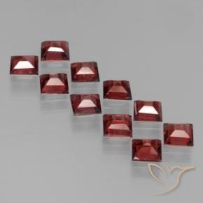 Shop natural 3.92ct Rouge foncé Grenat pyrope gems, Carré, from Mozambique at GemSelect. In stock, global shipping!