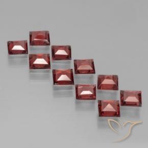 Shop natural 3.43ct Rouge foncé Grenat pyrope gems, Carré, from Mozambique at GemSelect. In stock, global shipping!