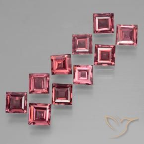 Shop natural 3.88ct Rouge moyen-foncé Grenat pyrope gems, Carré, from Mozambique at GemSelect. In stock, global shipping!