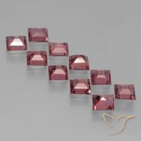 Shop natural 3.88ct Rouge moyen-foncé Grenat pyrope gems, Carré, from Mozambique at GemSelect. In stock, global shipping!