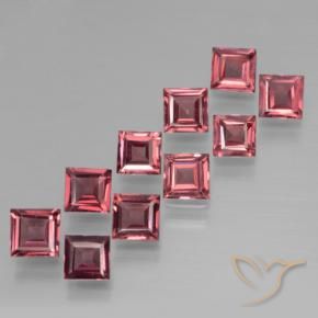 Shop natural 3.37ct Rouge foncé Grenat pyrope gems, Carré, from Mozambique at GemSelect. In stock, global shipping!