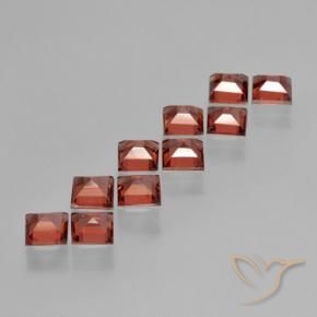 Shop natural 4.00ct Rouge écarlate Grenat pyrope gems, Carré, from Mozambique at GemSelect. In stock, global shipping!