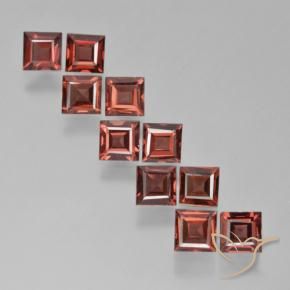 Shop natural 4.28ct Rouge moyen Grenat pyrope gems, Carré, from Mozambique at GemSelect. In stock, global shipping!