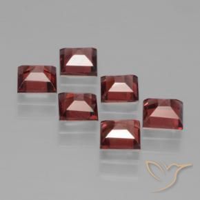 Shop natural 2.71ct Rouge foncé Grenat pyrope gems, Carré, from Mozambique at GemSelect. In stock, global shipping!