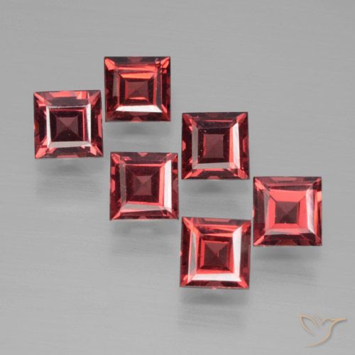 2.66ctw Naturel Rouge foncé Grenat pyrope, Carré, VS