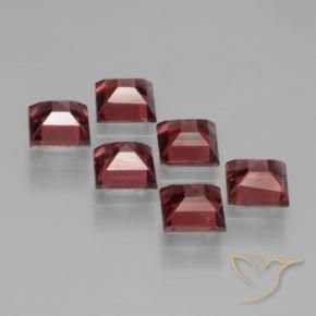 Shop natural 2.66ct Rouge foncé Grenat pyrope gems, Carré, from Mozambique at GemSelect. In stock, global shipping!