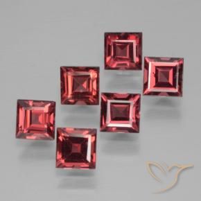 Shop natural 2.93ct Vin rouge profond Grenat pyrope gems, Carré, from Mozambique at GemSelect. In stock, global shipping!