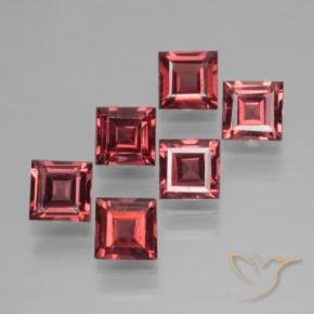 Shop natural 2.68ct Rouge écarlate profond Grenat pyrope gems, Carré, from Mozambique at GemSelect. In stock, global shipping!