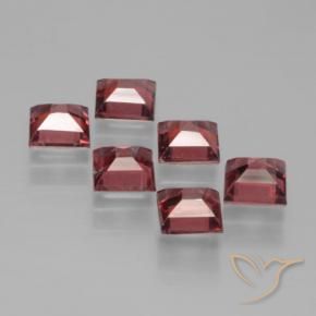 Shop natural 2.68ct Rouge écarlate profond Grenat pyrope gems, Carré, from Mozambique at GemSelect. In stock, global shipping!