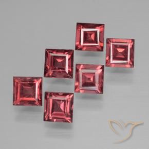Shop natural 2.67ct Rouge moyen Grenat pyrope gems, Carré, from Mozambique at GemSelect. In stock, global shipping!